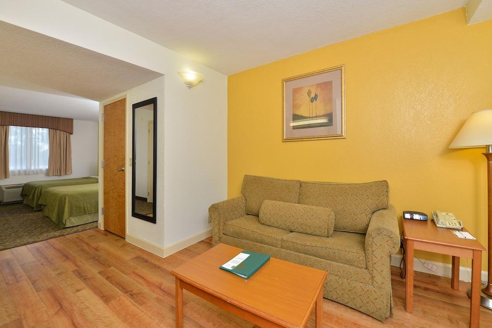 Quality Inn & Suites Near The Theme Parks Orlando Ngoại thất bức ảnh
