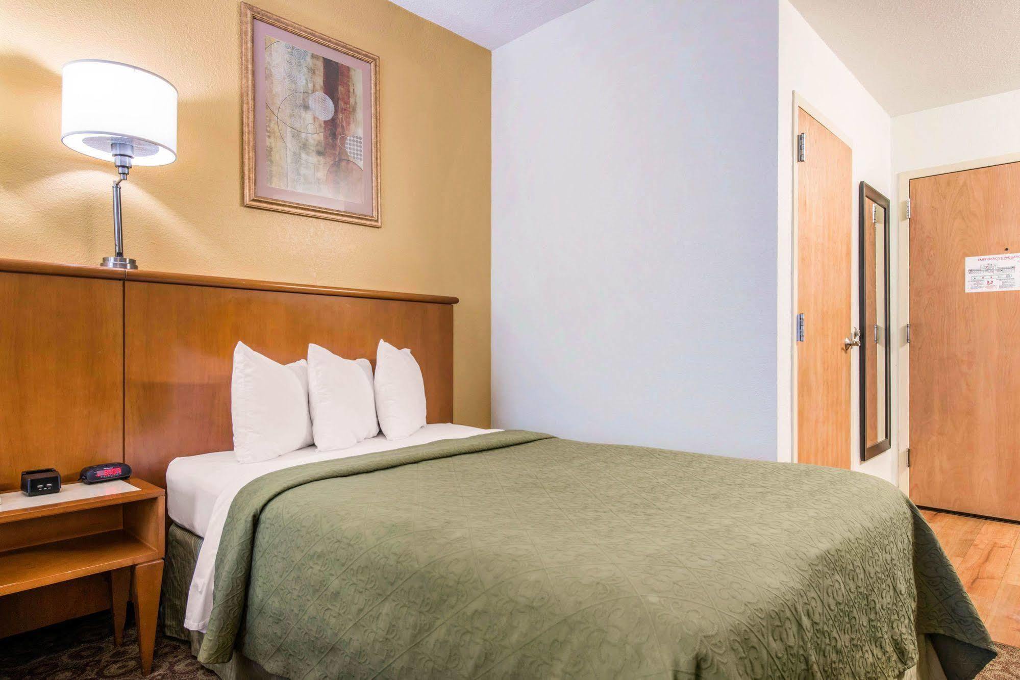 Quality Inn & Suites Near The Theme Parks Orlando Ngoại thất bức ảnh